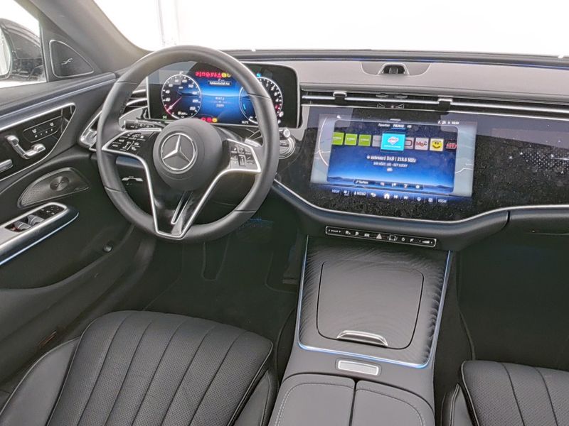 Mercedes-Benz E 300 2025