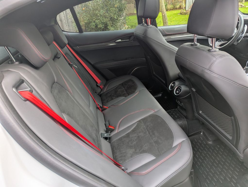 Alfa Romeo Stelvio 2021