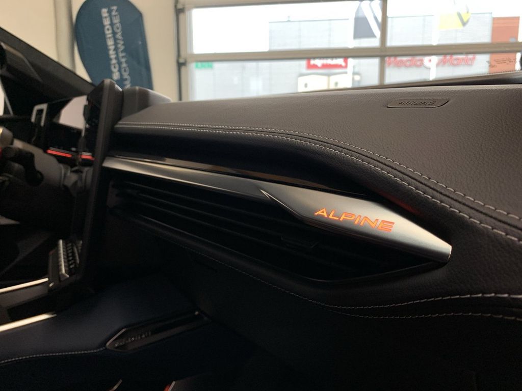 Alpine A390