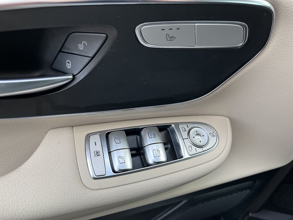 Mercedes-Benz 2022