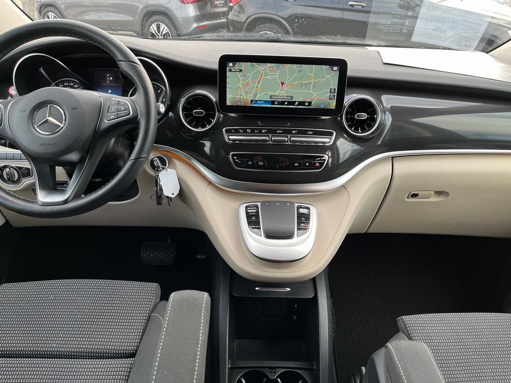 Mercedes-Benz 2022