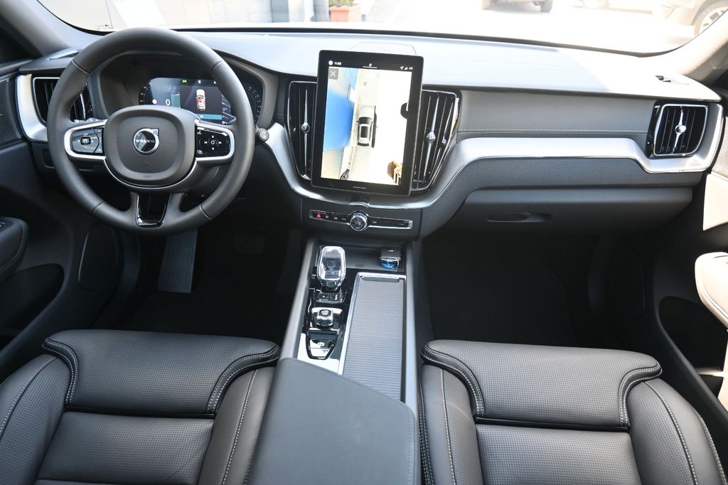 Volvo XC60 2025