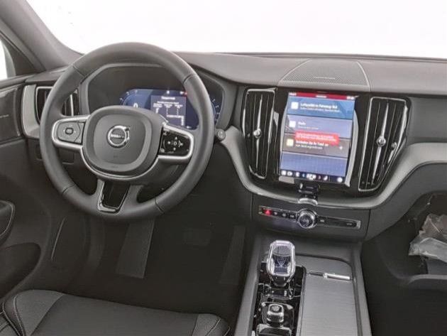 Volvo XC60 2025