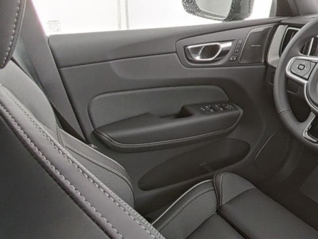 Volvo XC60 2025
