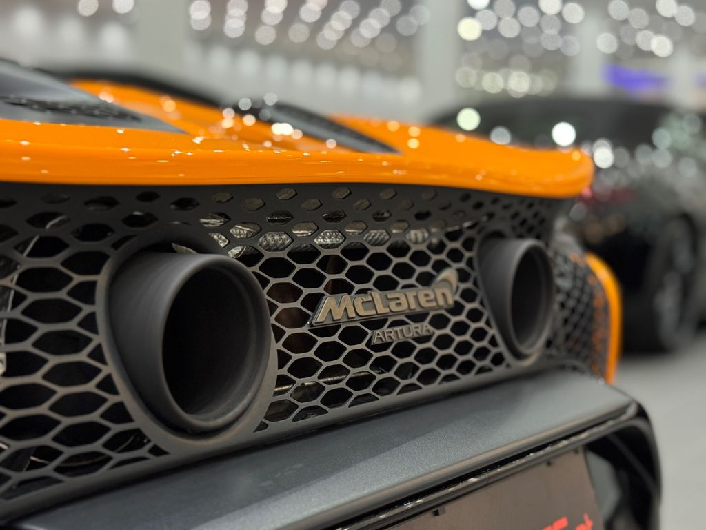 McLaren Artura 2025