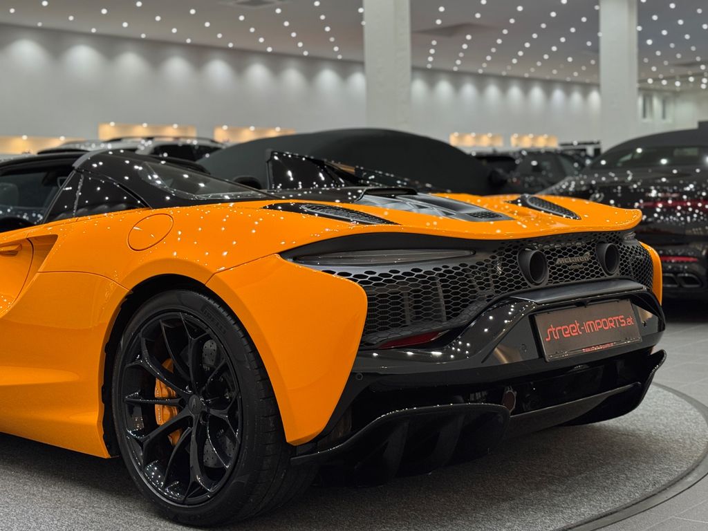 McLaren Artura 2025