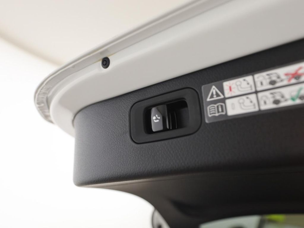 Mercedes-Benz C 220 2026