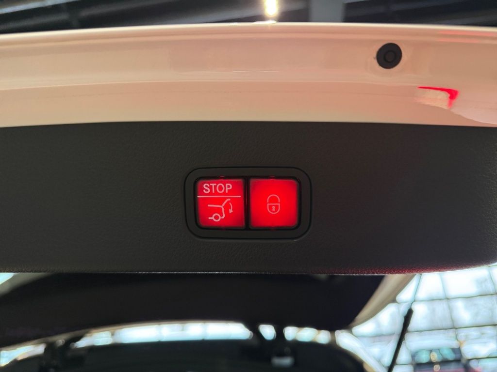 Mercedes-Benz GLC 300 2023