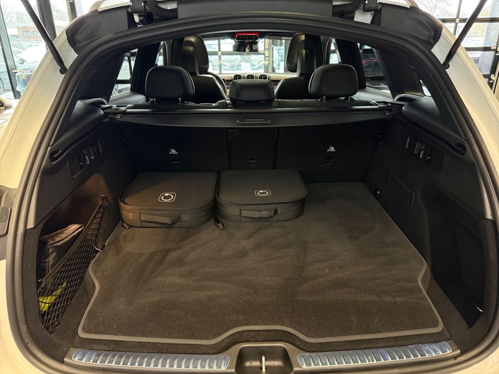 Mercedes-Benz GLC 300 2023