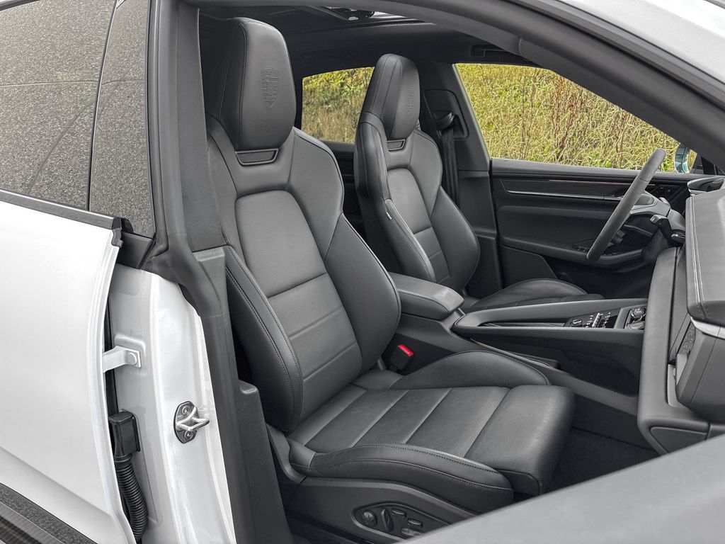 Porsche Macan 2025