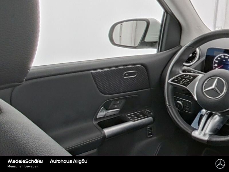 Mercedes-Benz B 200 2024