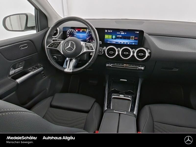 Mercedes-Benz B 200 2024