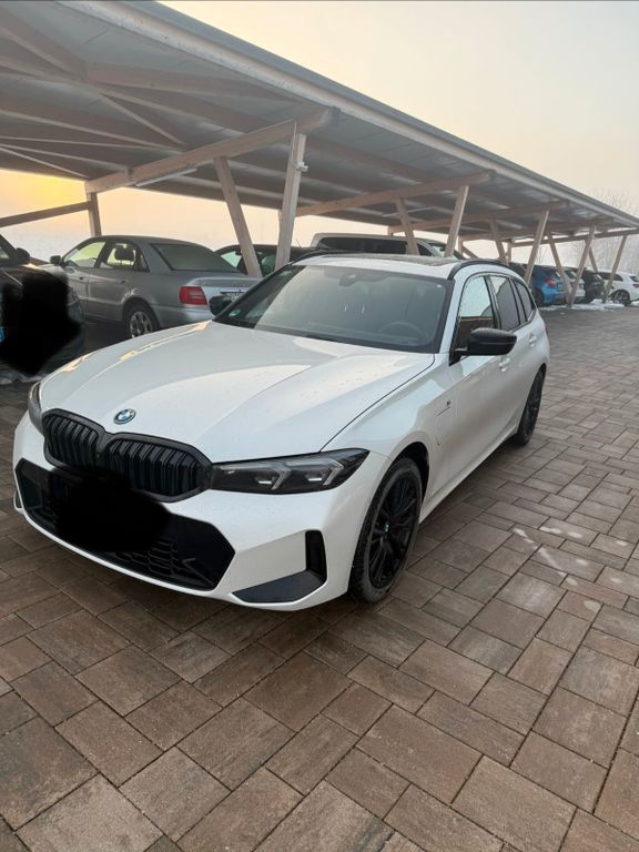 BMW 330 2023