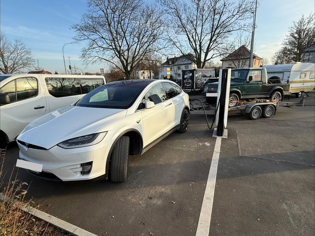 Tesla Model X 2017