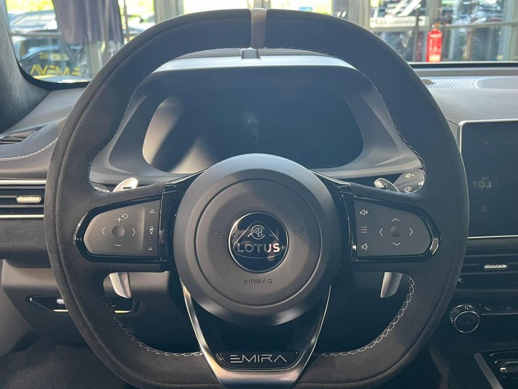 Lotus Emira