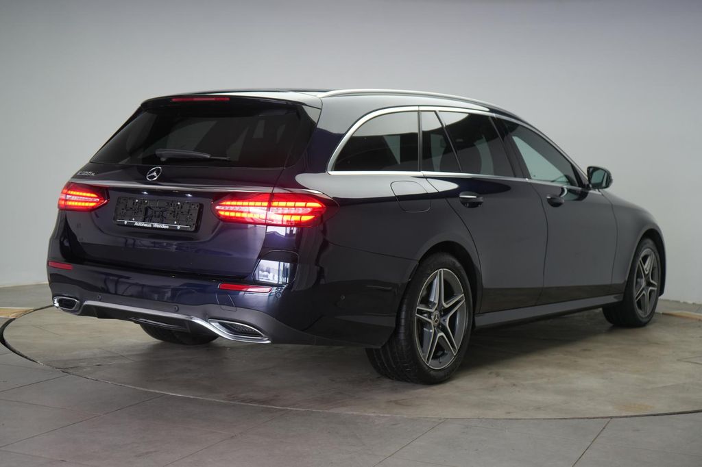 Mercedes-Benz E 300 2022