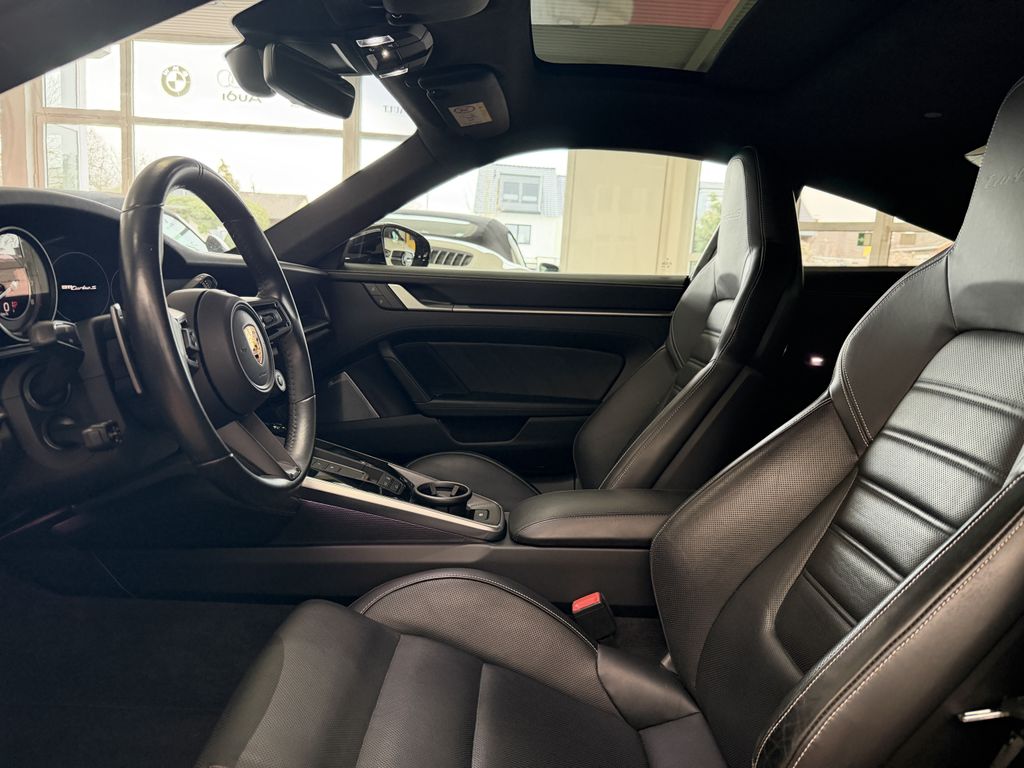 Porsche 992 2022