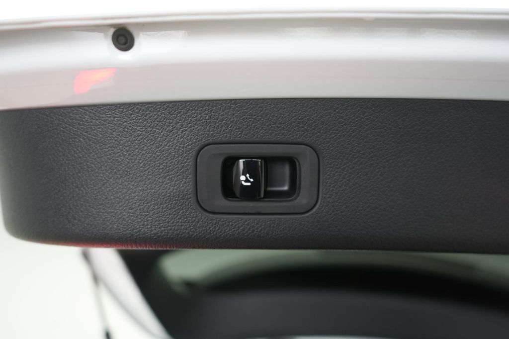 Mercedes-Benz GLC 300 2023