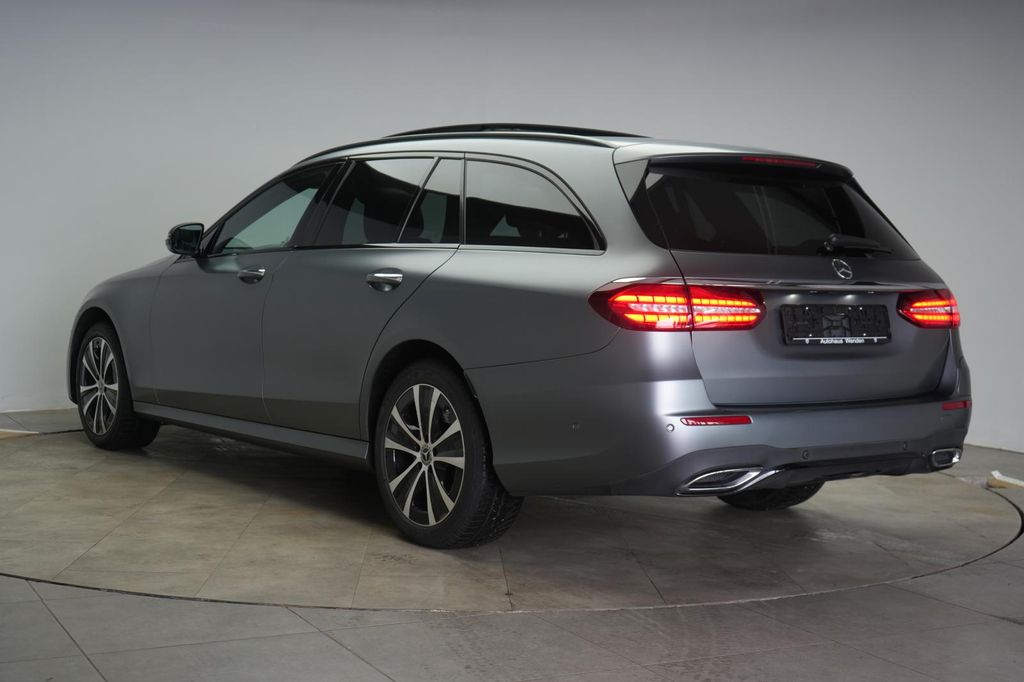 Mercedes-Benz E 300 2022