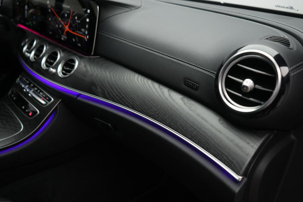 Mercedes-Benz E 300 2022