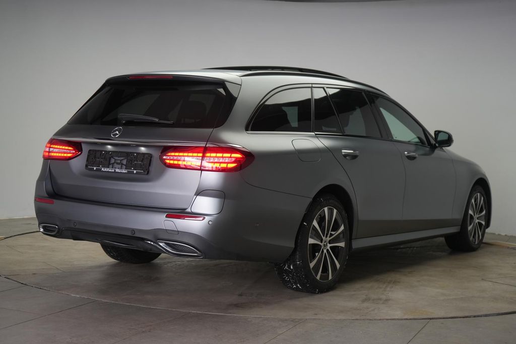 Mercedes-Benz E 300 2022