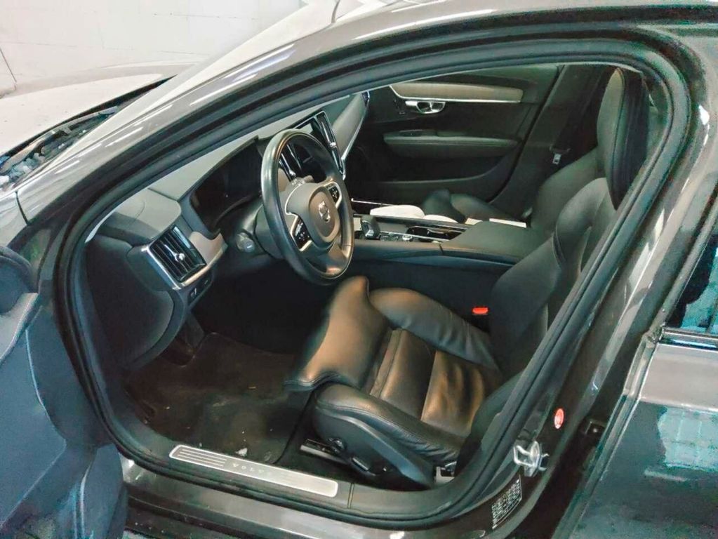 Volvo V90 Cross Country 2021