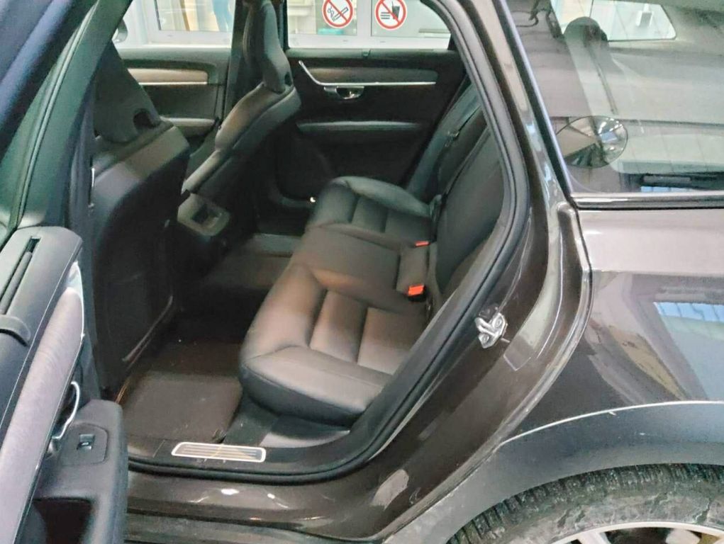 Volvo V90 Cross Country 2021