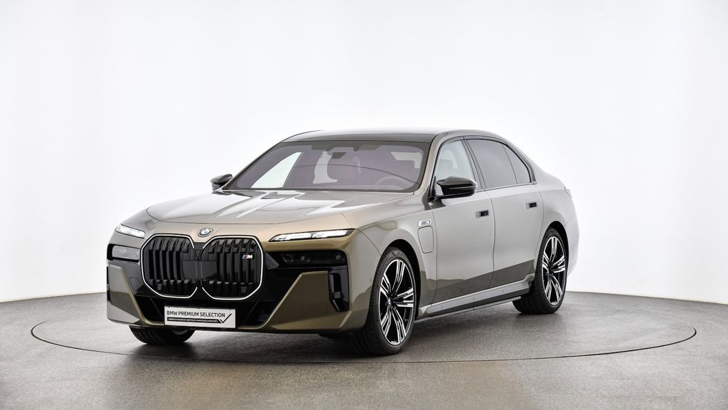BMW M760 2025