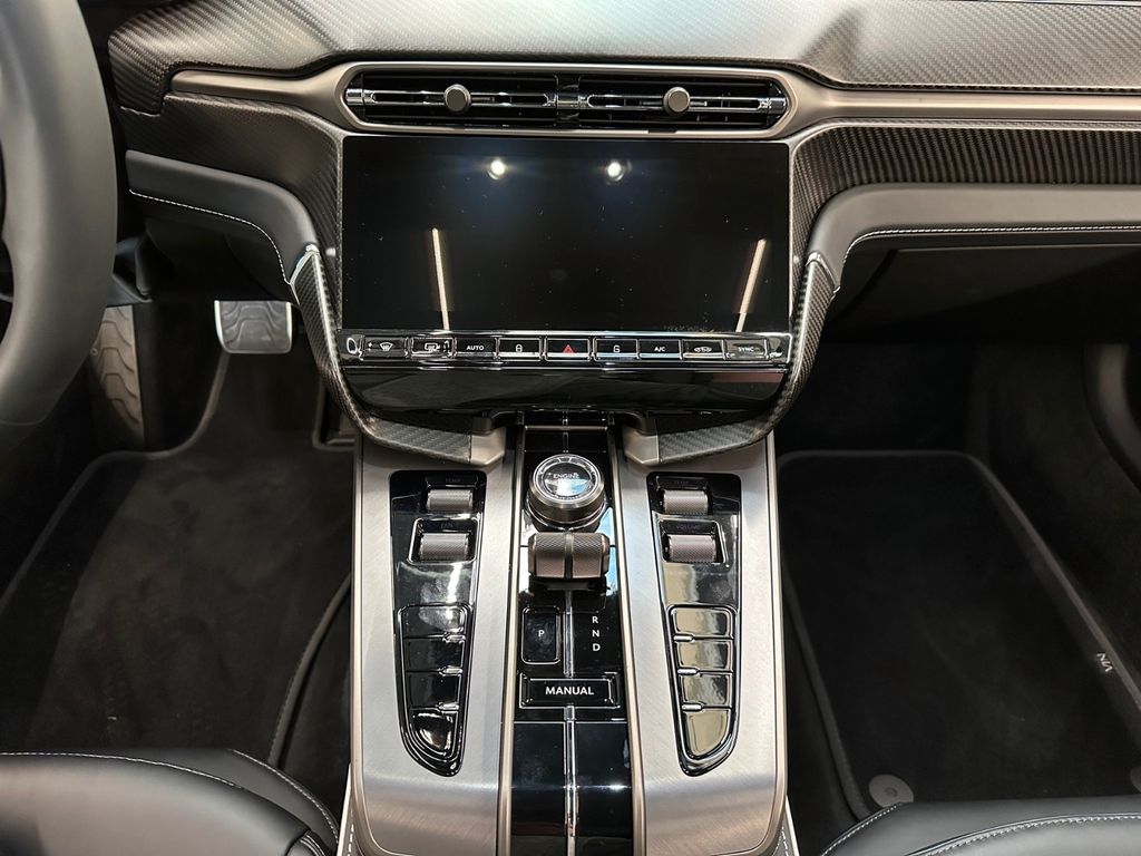 Aston Martin Vanquish