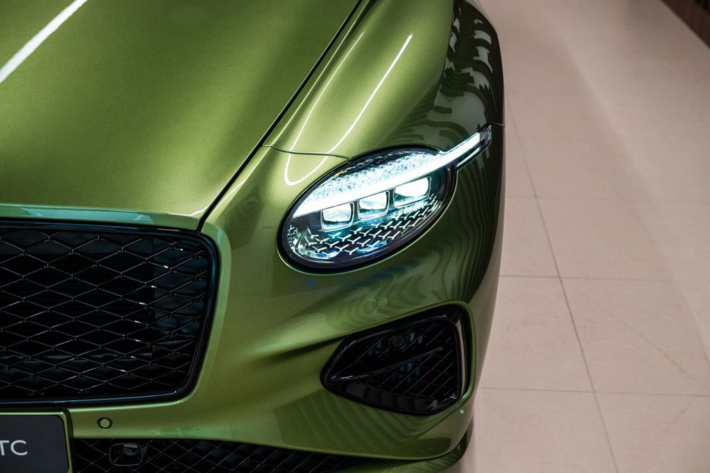 Bentley Continental GTC 2025