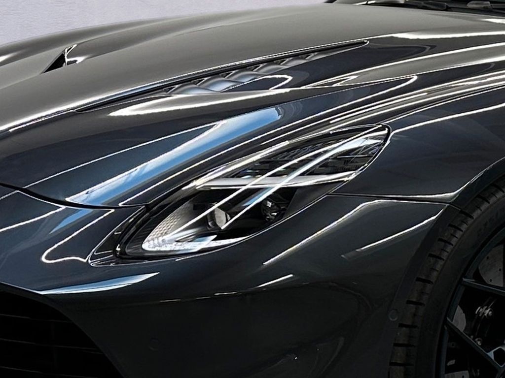 Aston Martin Vanquish