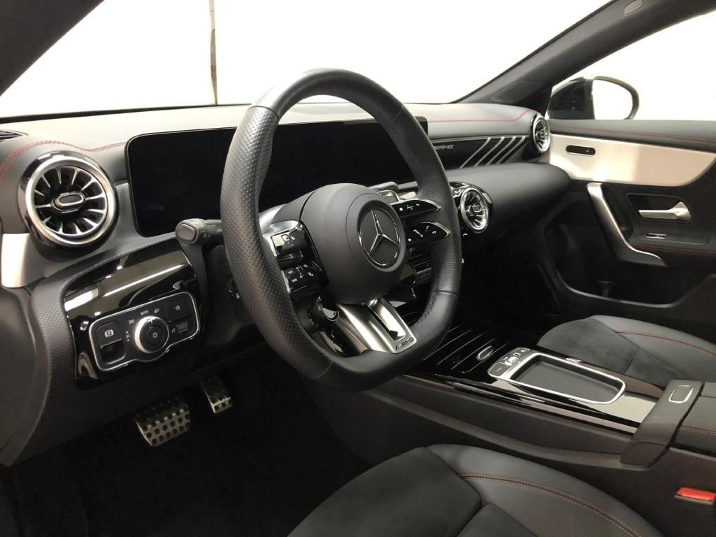 Mercedes-Benz CLA 35 AMG 2024