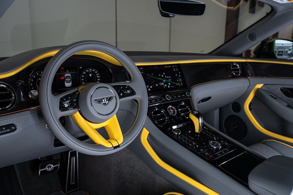 Bentley Continental GTC 2025