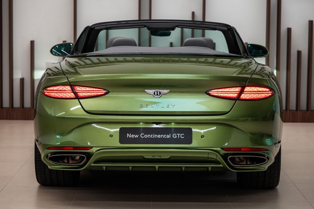 Bentley Continental GTC 2025