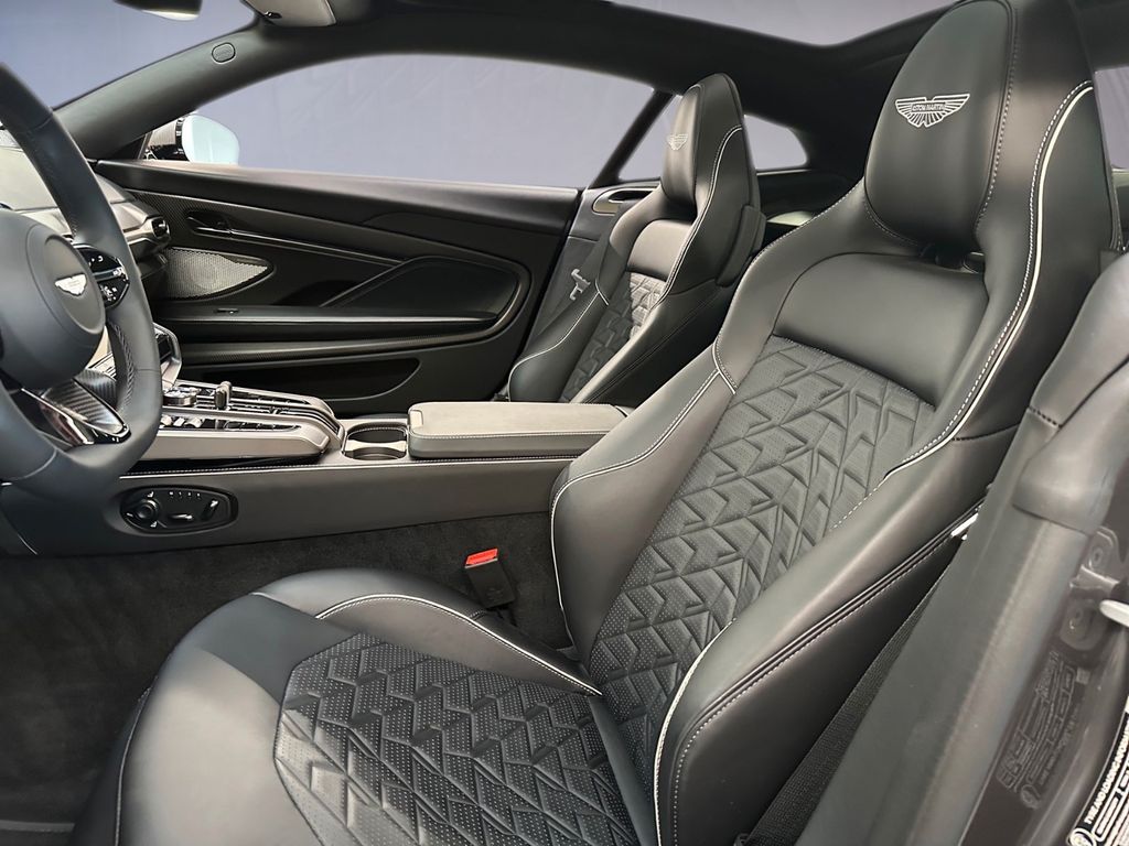 Aston Martin Vanquish