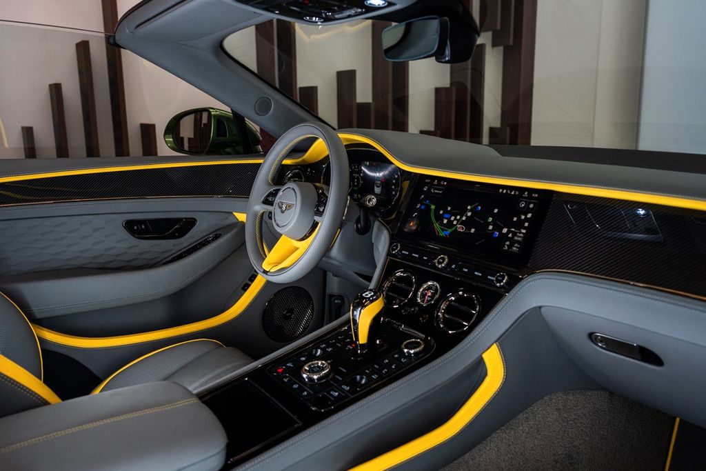 Bentley Continental GTC 2025