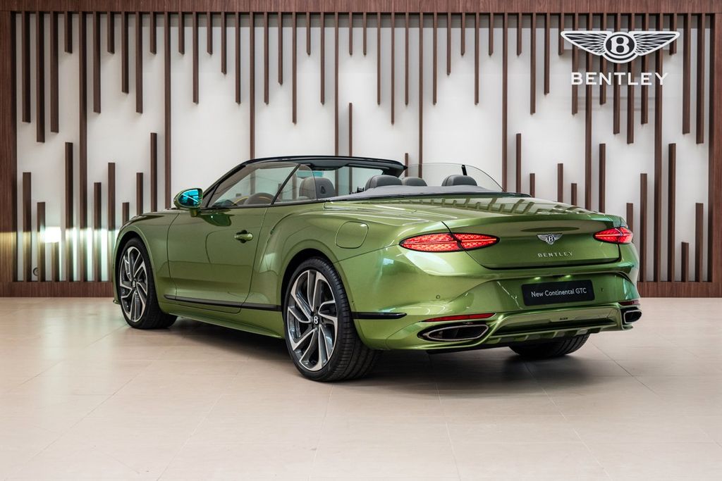 Bentley Continental GTC 2025