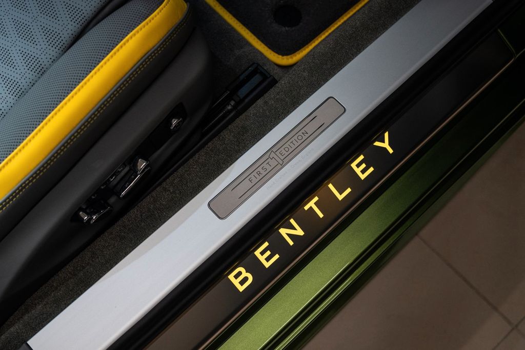 Bentley Continental GTC 2025