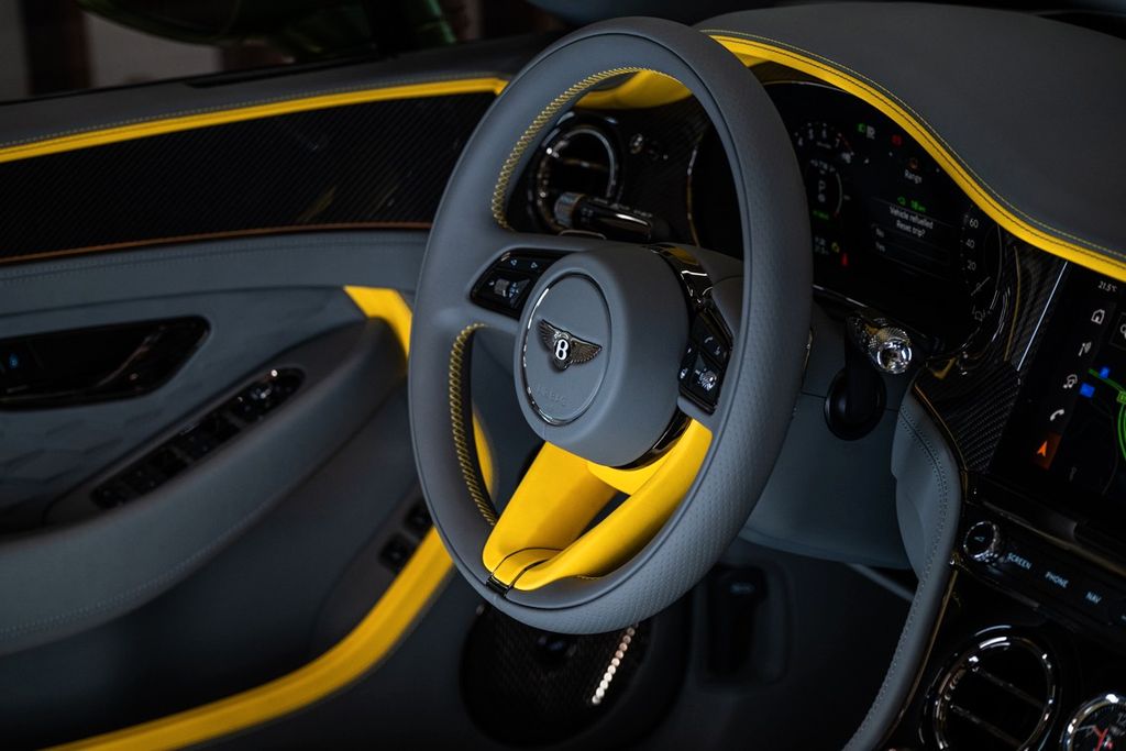 Bentley Continental GTC 2025