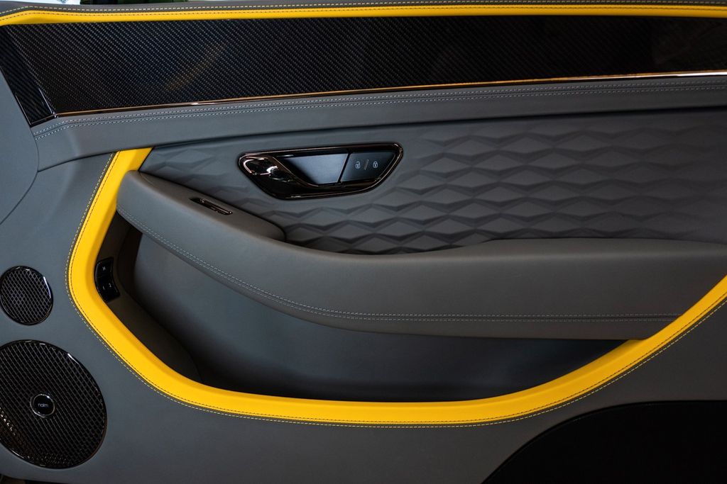 Bentley Continental GTC 2025