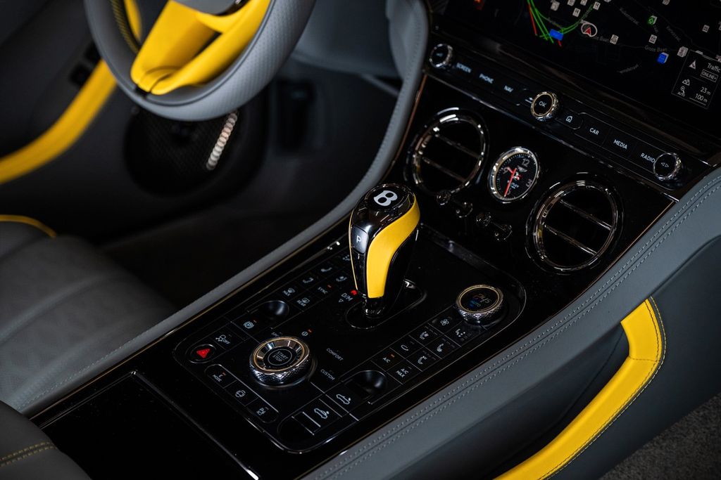 Bentley Continental GTC 2025