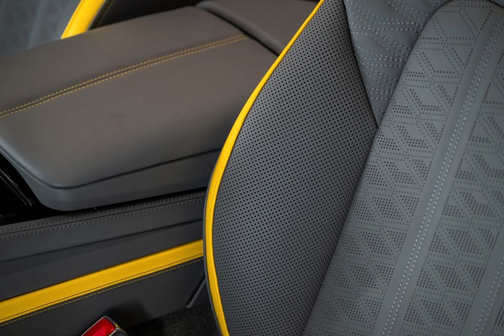 Bentley Continental GTC 2025