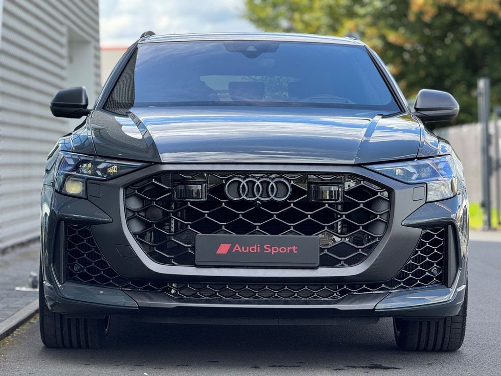 Audi RSQ8