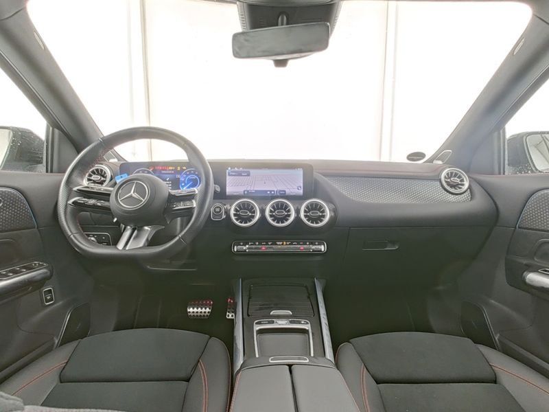 Mercedes-Benz EQA 2024