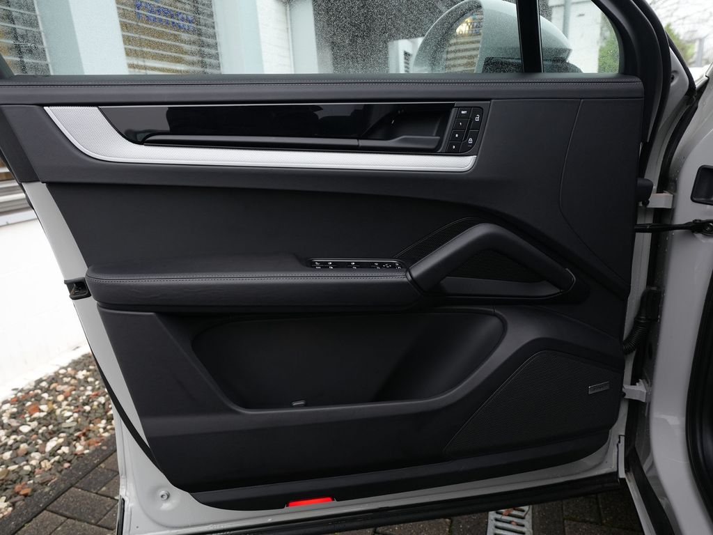 Porsche Cayenne 2024