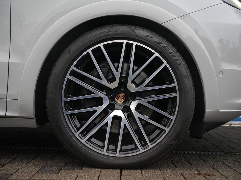 Porsche Cayenne 2024