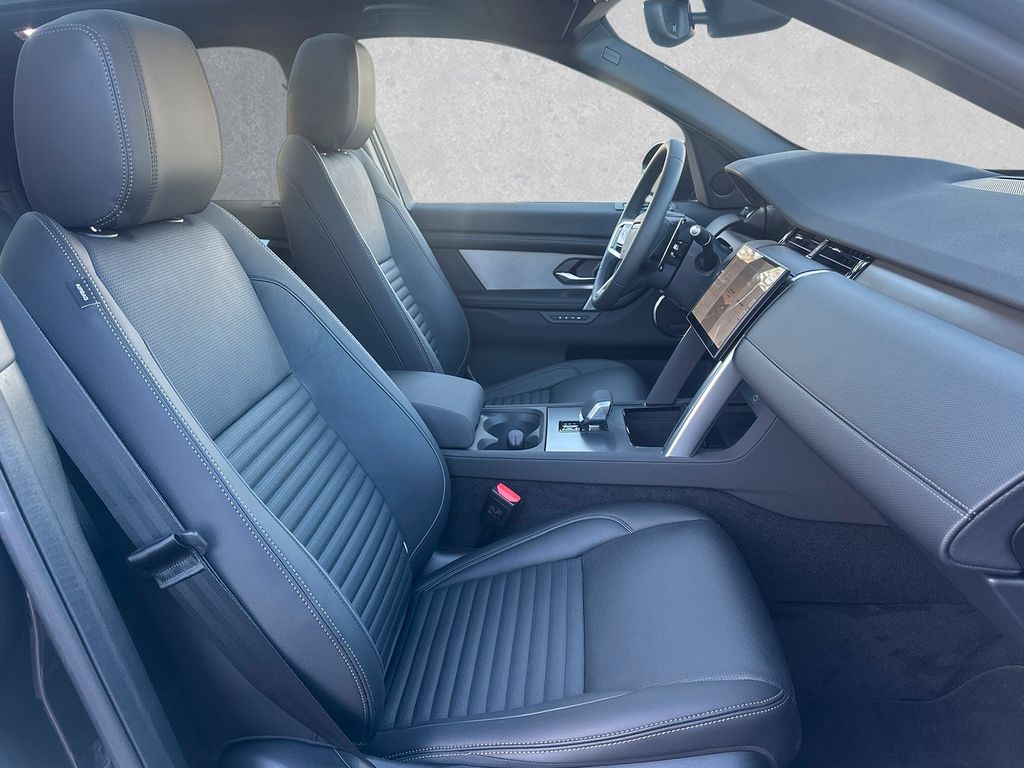 Land Rover Discovery Sport 2025