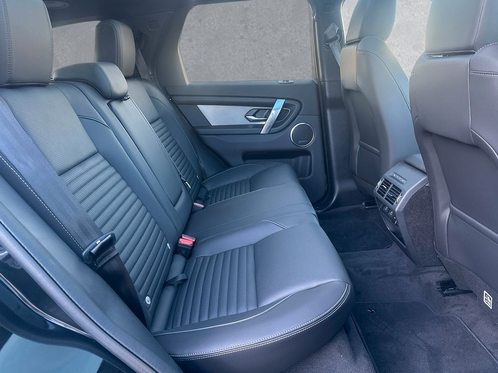 Land Rover Discovery Sport 2025