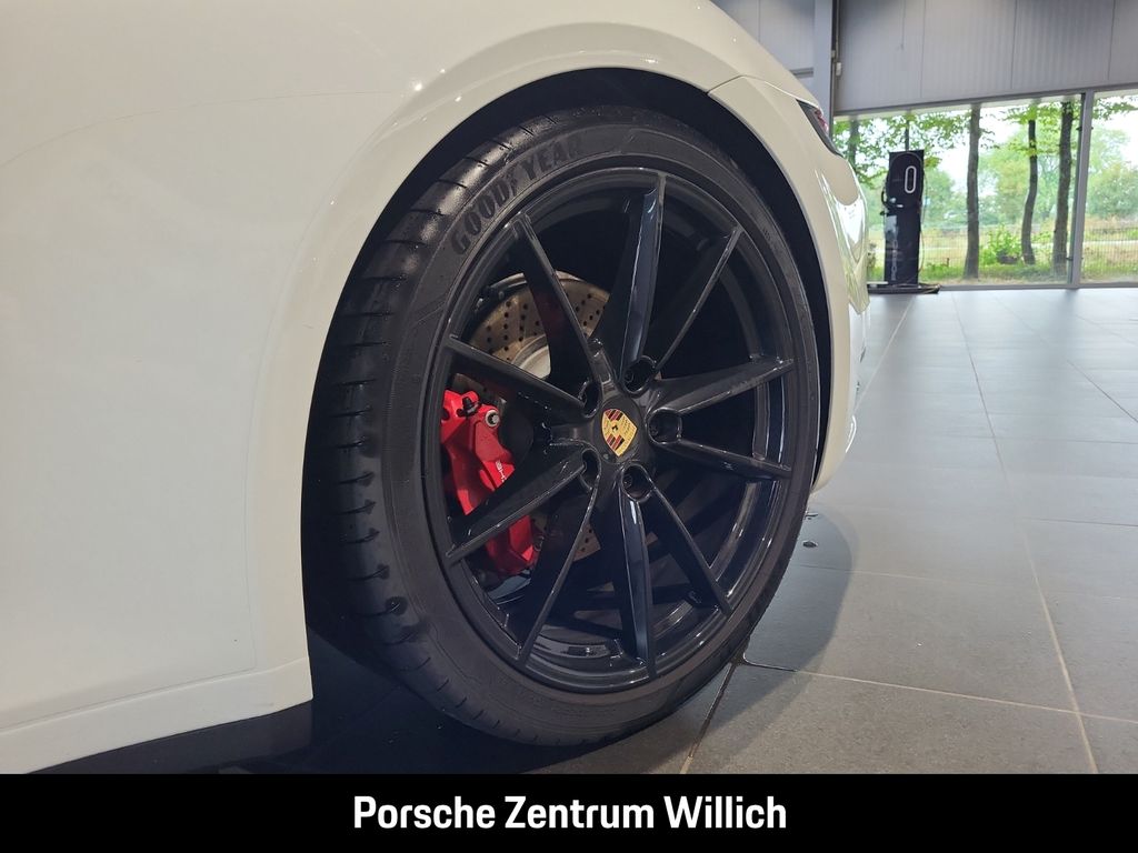 Porsche 992 2024