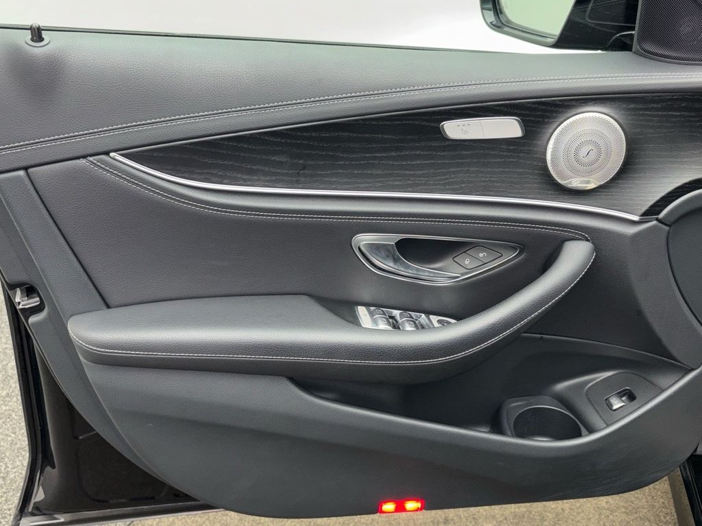 Mercedes-Benz E 300 2023